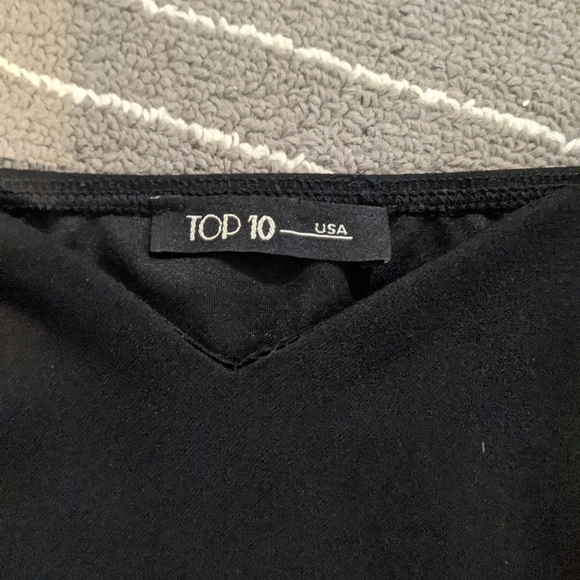 Black off the shoulder top with frill sleeves - Picture 3 of 4